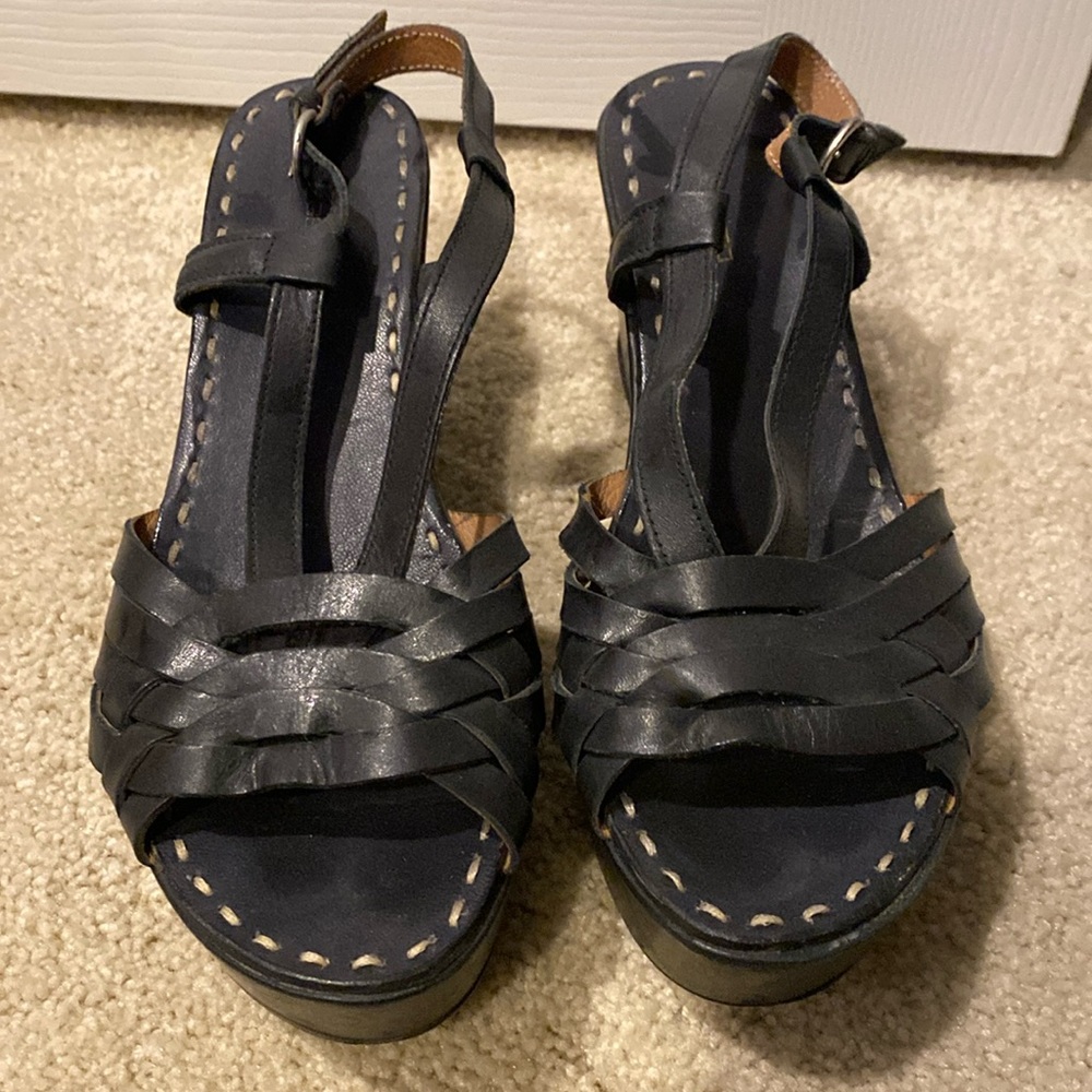 Black strappy wedges